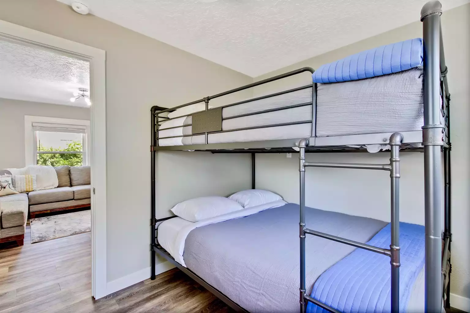 The Cozy Contemporary Cottage Home in Nampa Idaho - Nampa