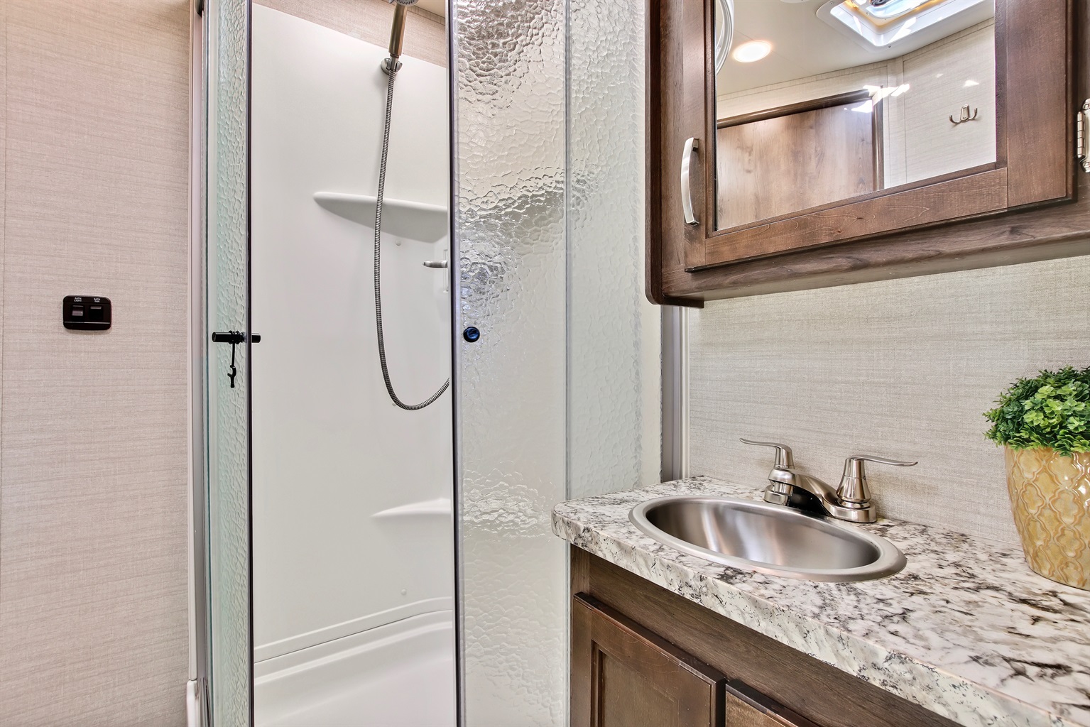 2019-luxury-jayco-redhawk-with-bunk-beds/