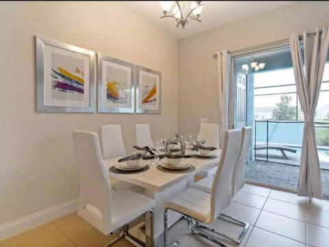 Beautiful Townhouse, Just 10 minutes to Disney
