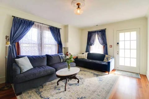 The Valley Wine Cottage - Historic Luxury