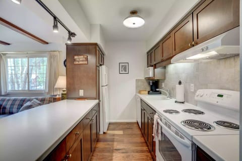Fully equipped kitchen, coffee machine