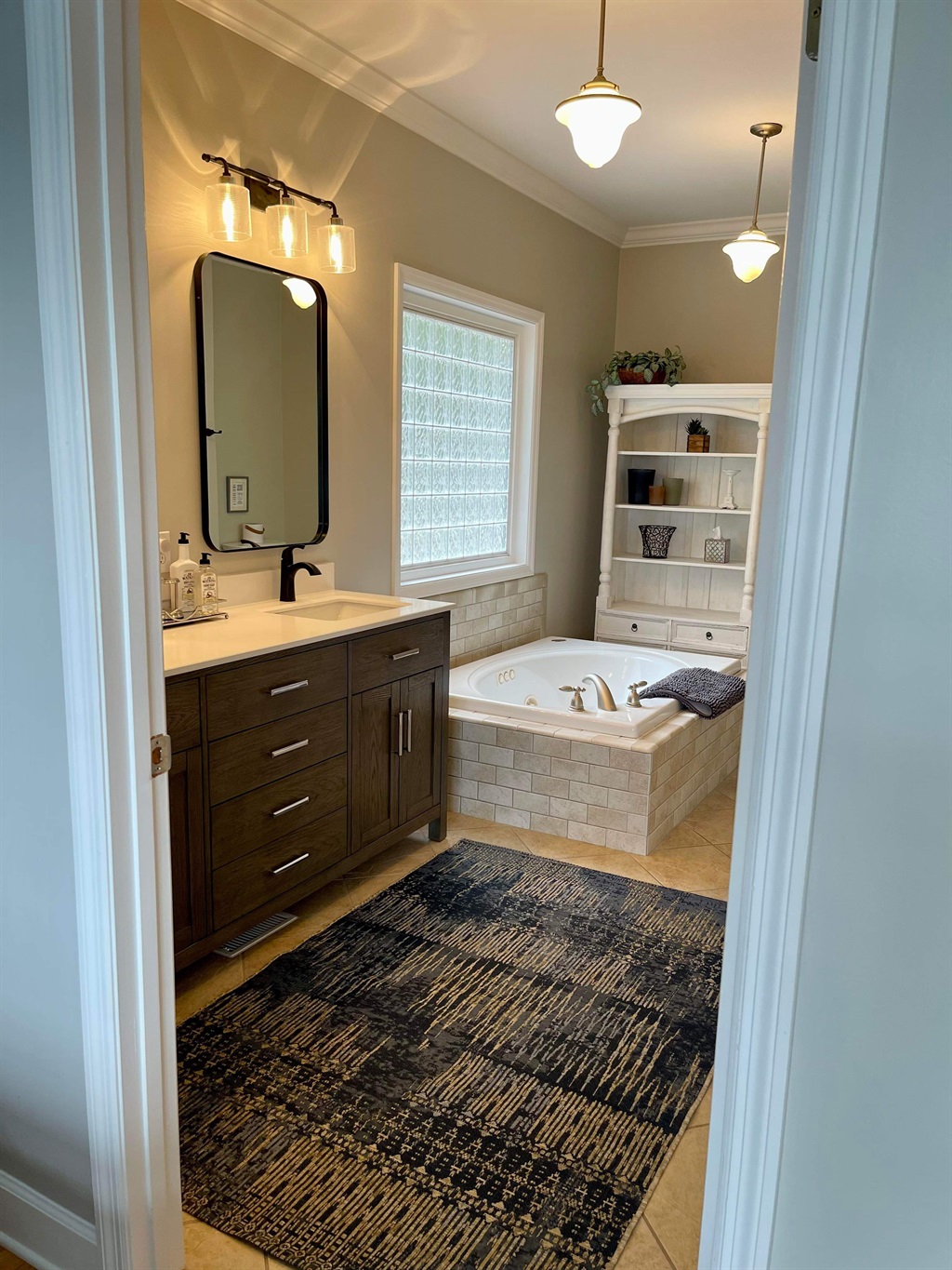 Master Bathroom - Newly Renovated - Clearwater Shores - Smith Lake, AL - Bremen