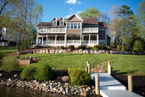 back of house view from dock
