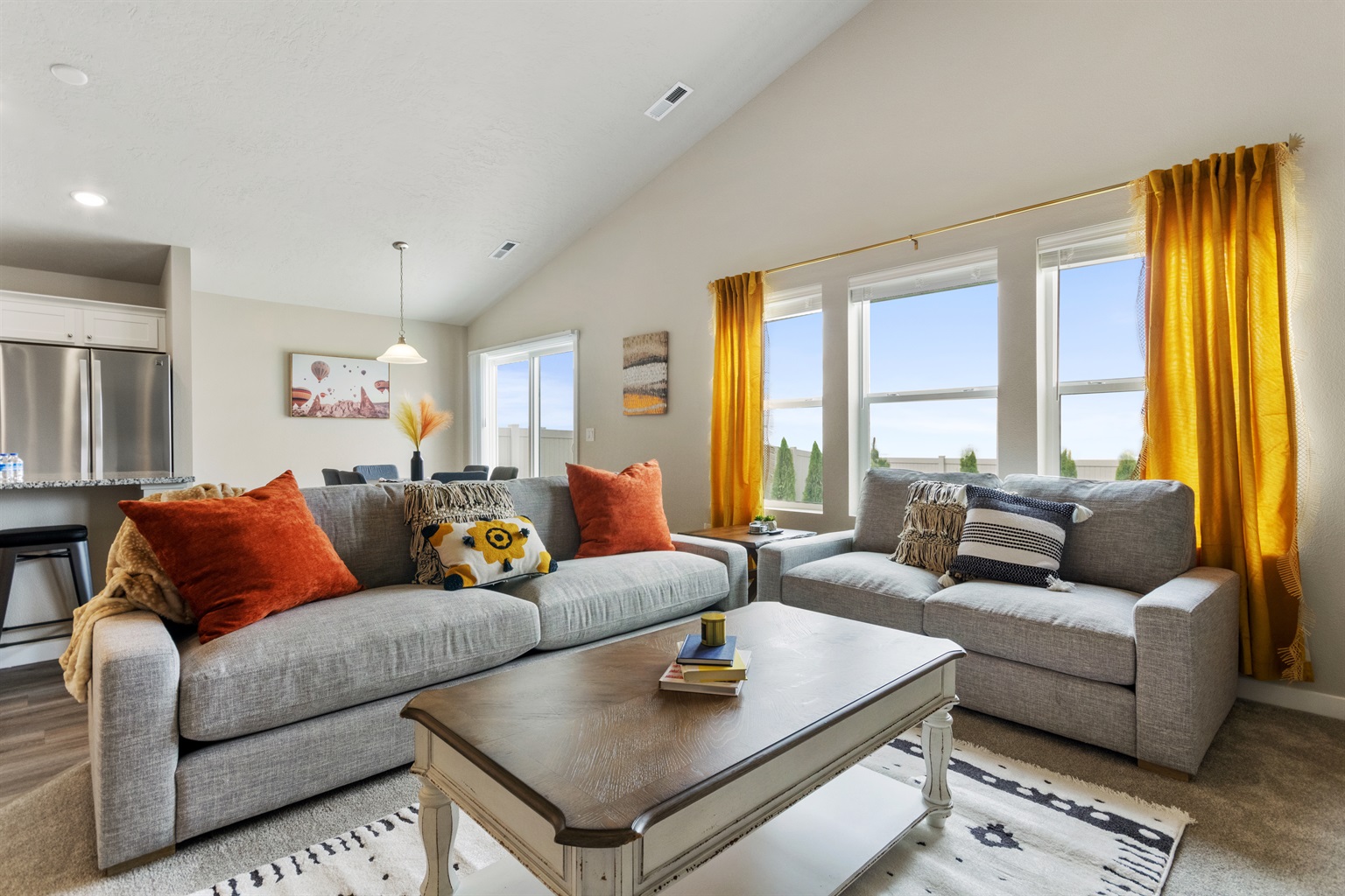 cool-and-calming-designer-home-in-nampa/