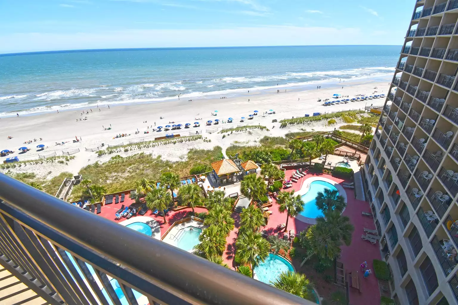 Beachfront, Amazing Views!