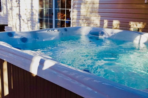 PRIVATE Hot Tub