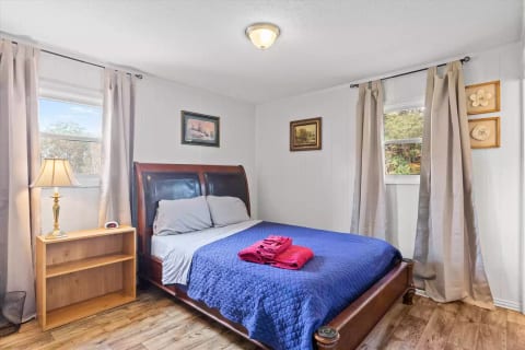 the master bedroom has 2 windows for days you want it bright and airy, AND has room darkening curtains for when you want dark sleepy time