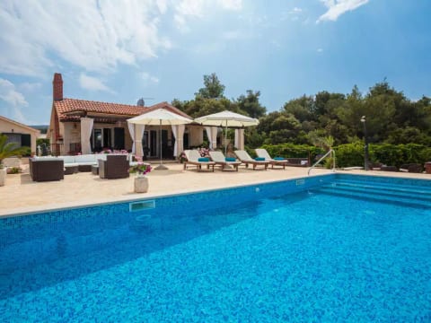 Villa Mutnik