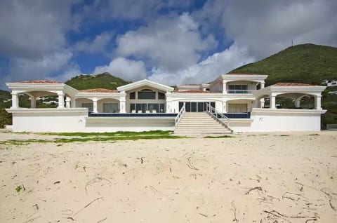 Casa Sunshine - Beach Front - Guana Bay 