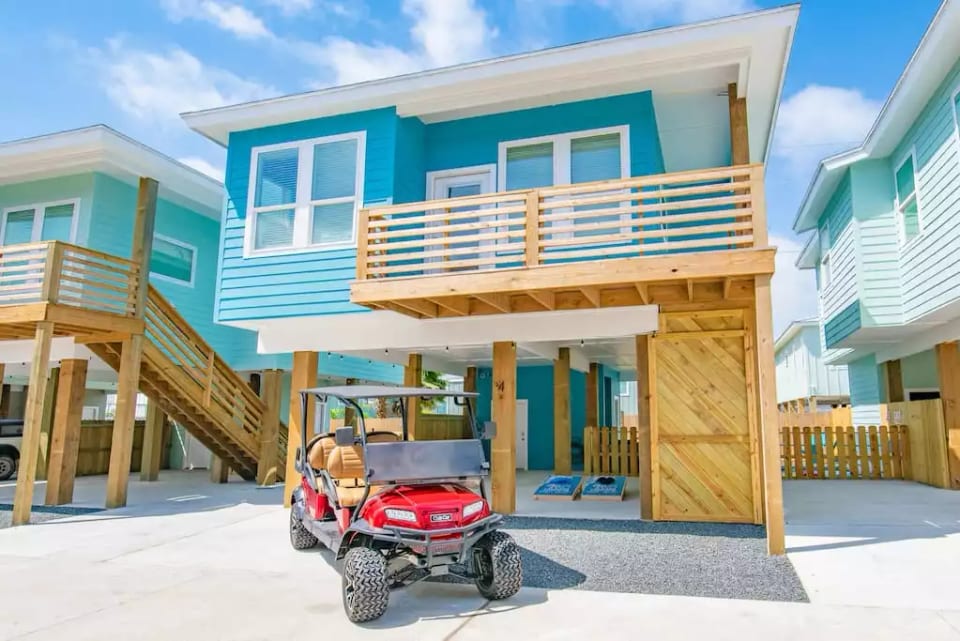 Barefoot Bungalow is unit 4, right off 11th street and Sandcastle just a 1 min Golf Cart ride to the beach!