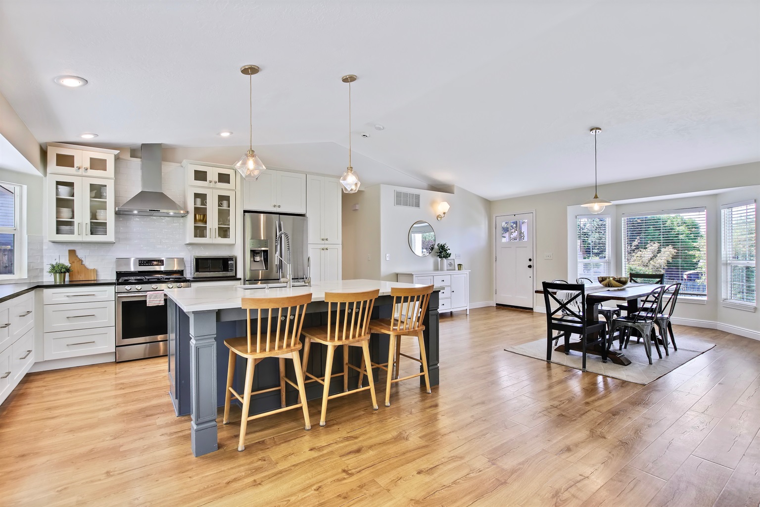 eagle-id-getaway-or-4-bed-3-bath-or-fully-renovated-with-lush-yard/