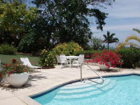 Summerland - Round Hill