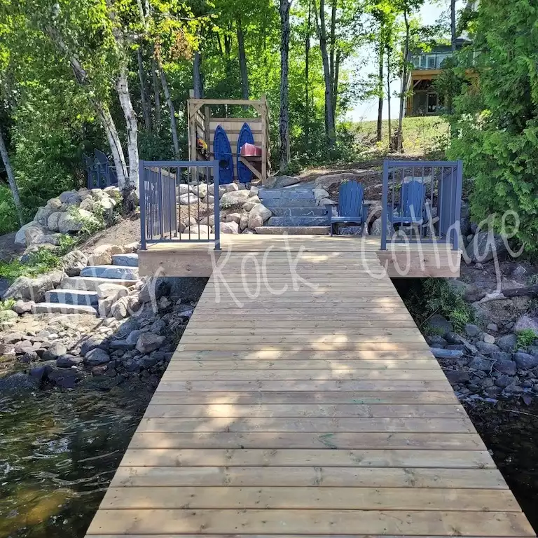 The deck by the lake