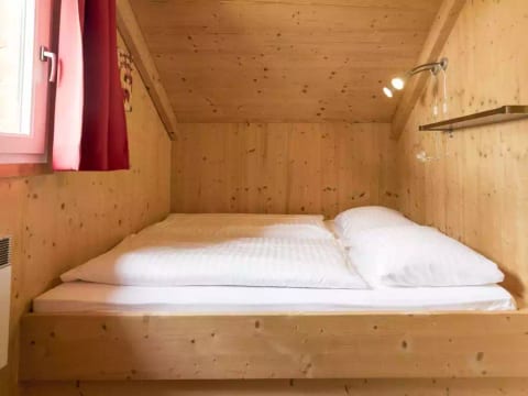 # 139 mit 4 Schlafzimmern & Sprudelbad