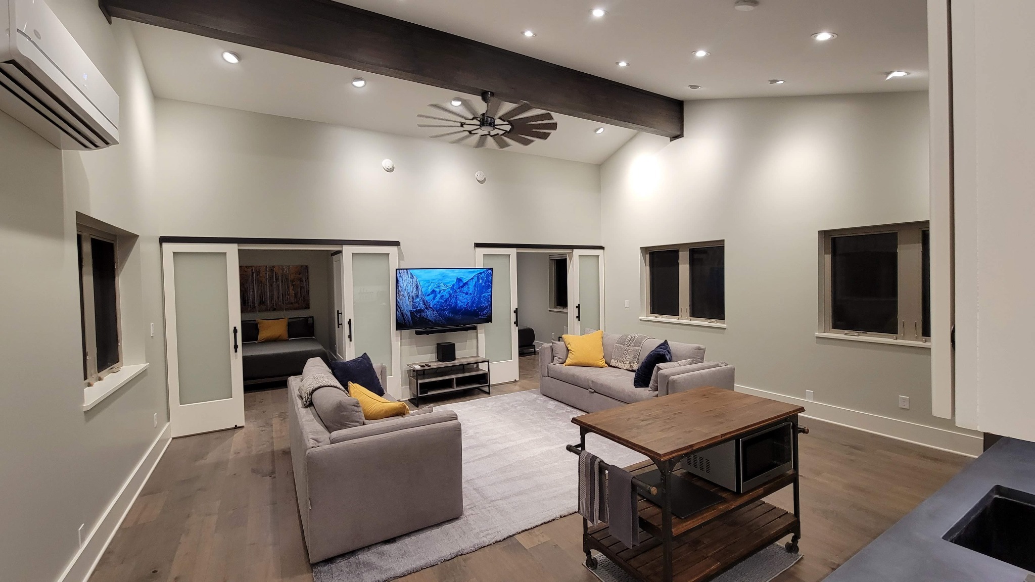 The Garage Mahal Across from The Big House!!! Ann Arbor