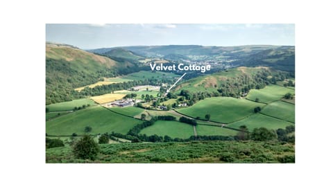 The spectacular location of Velvet Cottage