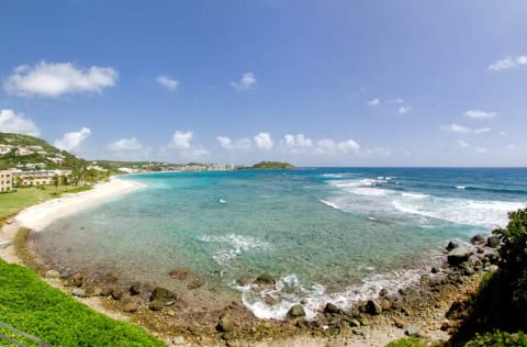 Beach House Younes - Dawn Beach