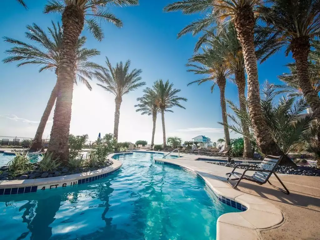 Pointe West Beach Club: Bay side has SunSet Pool with Lazy River Pointe West Beach Club: Bay side has SunSet Pool with Lazy River - Heaven on Bay - Galveston