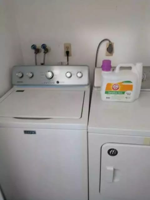 full clothes washer and dryer