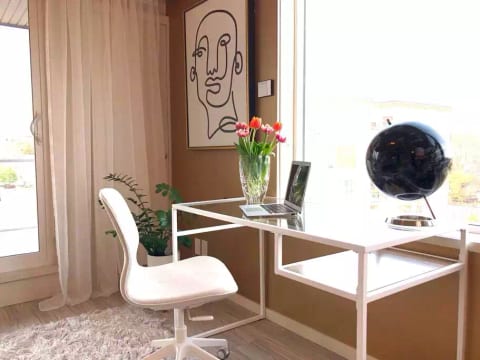 Impressions at Sole | Park Free | King Bed | WFH