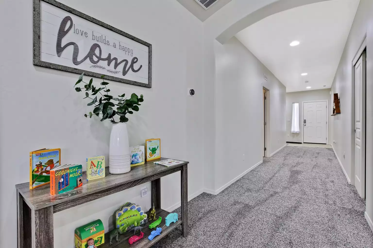 modern-luxurious-4-bedroom-centrally-located-home/