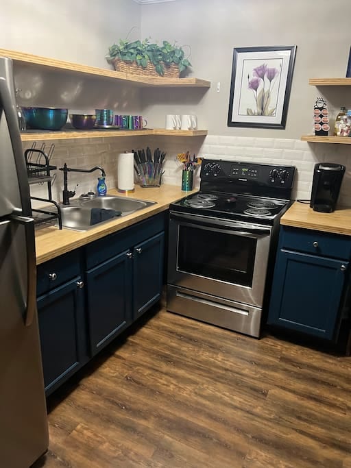 Indigo Nights | DownTown | KingBed | Walkable - Raleigh