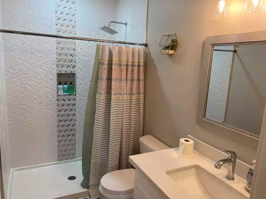 Standing shower in the master bathroom - Modern 3 Bed 2 Bath home on huge lot with RV space - Avondale