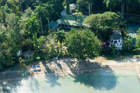 Villa Tranquillity - Beach front