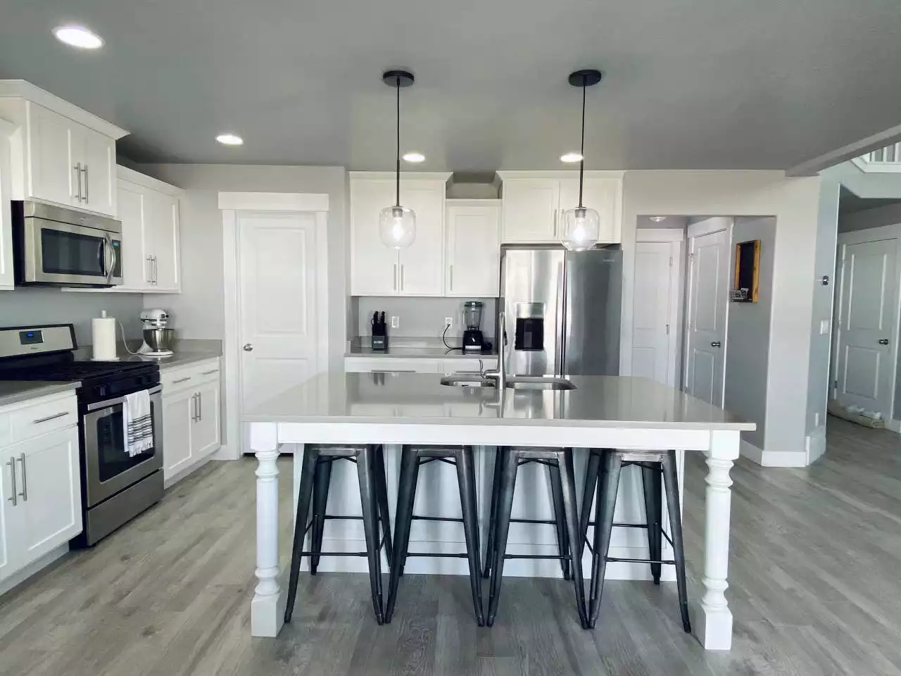 new-beautiful-saratoga-springs-home-with-huge-yard/