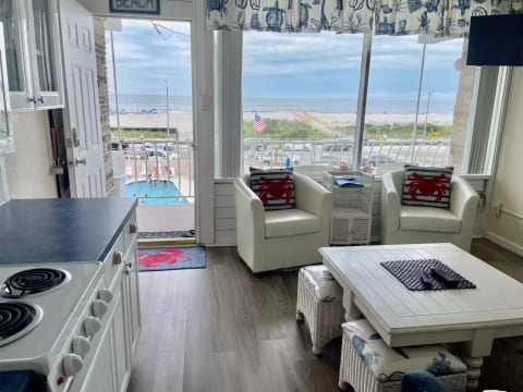 North Wildwood Oceanfront Oasis - Trylon 306