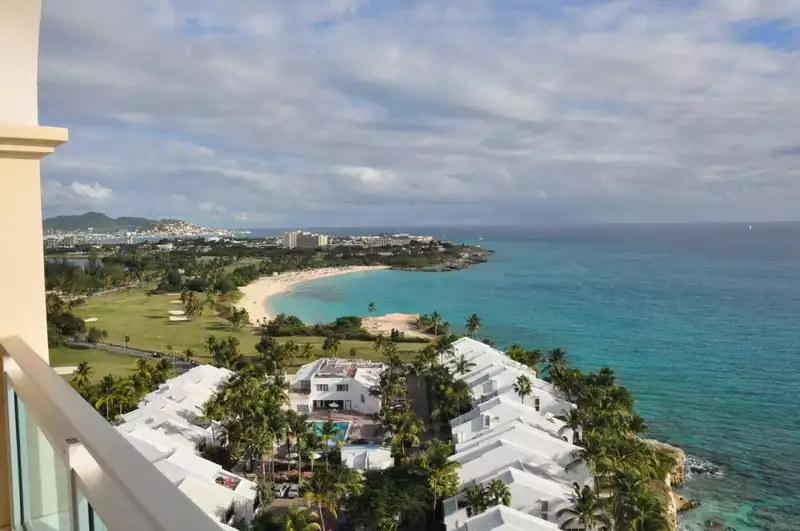 nirvana-the-cliff-cupecoy/