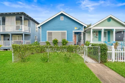 Cabin by the Sea **VACATION GETAWAY**