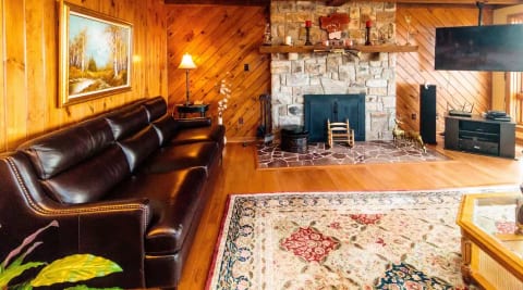 Summit Ridge 7 BR mountain home with 4 season view