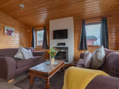 Loch Leven Lodge 10