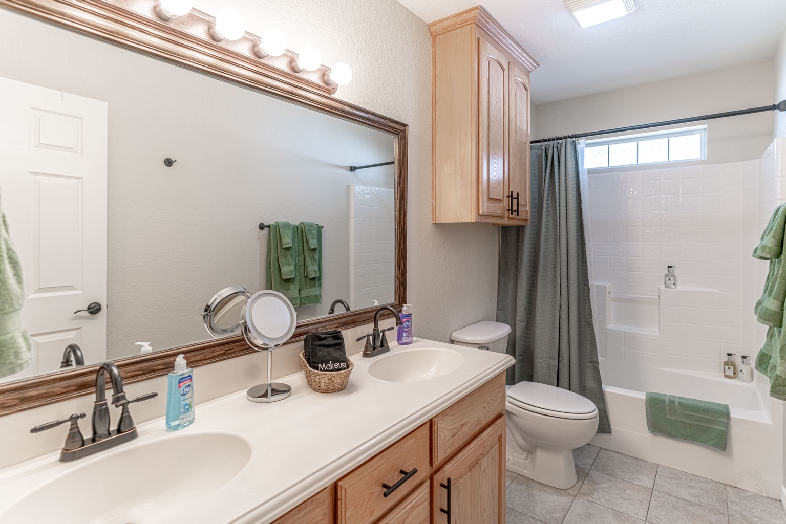 Great Escape Guest Bath - The Great Escape in Granbury - Granbury