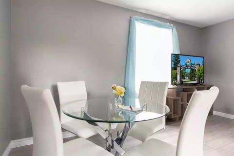 "Alexander is a great host. He responds quickly to messages and made everything easy. The instructions for check in are very clear. The apartment is very clean and comfortable. The location is fantastic. We would definitely stay here again!"