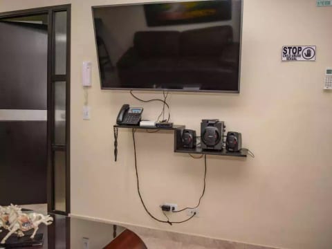 1 Bedroom Hot tub ac elevator security King Bed