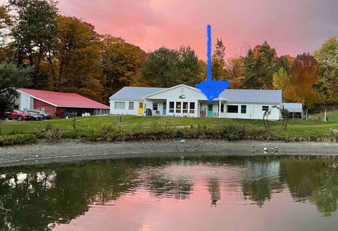 Gorgeous, modern, new 3-bedroom home on pond.