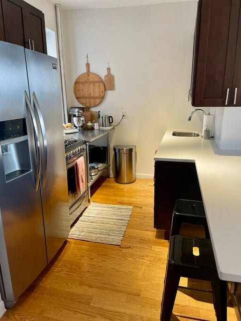 Beautiful Brooklyn One-Bedroom with City Views