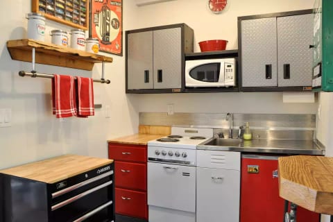 Well stocked vintage mini kitchen. We have all the "tools" you will need.