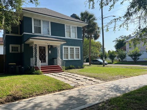 Lg 3 bdrm near chic downtown-TIAA stadium
