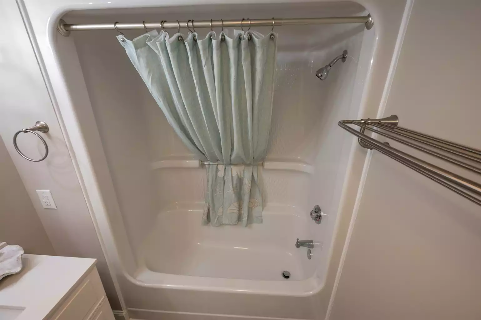 2nd Bathroom - Sand Dunes 1802 - 3 Bedroom - Myrtle Beach