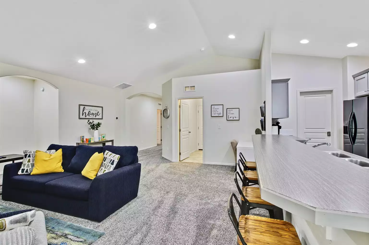 modern-luxurious-4-bedroom-centrally-located-home/