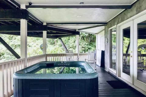 Luna Lair: Amazing views with HotTub