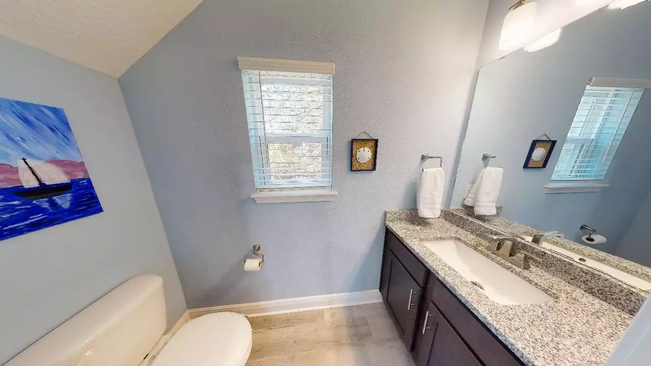 1st floor Half bath - Buckeye On The Point - Pensacola