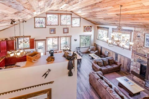Badlands Roost: a rustic-modern designed home