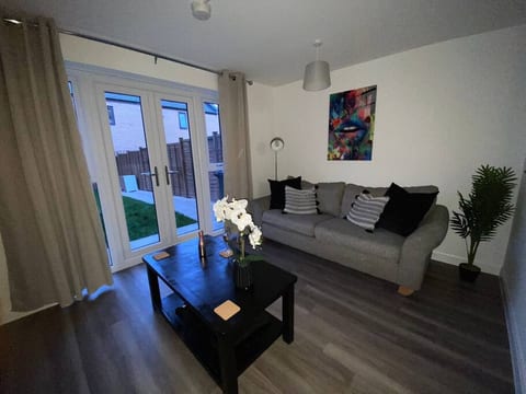 Living Room / Lounge