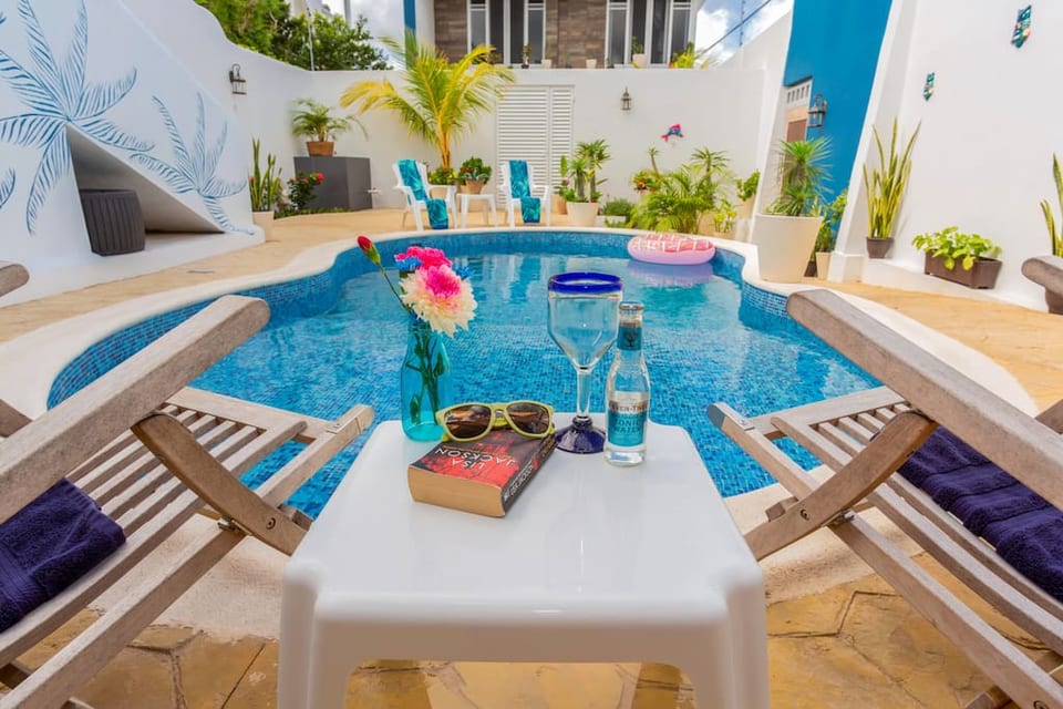 "Greg and Silvia gave us the feeling to be at home. The apartment is very clean, the bed is excellent and the front yard with the pool looks gorgeous Further, Greg and Silvia created a guidebook which is amazing and helped us out a lot."