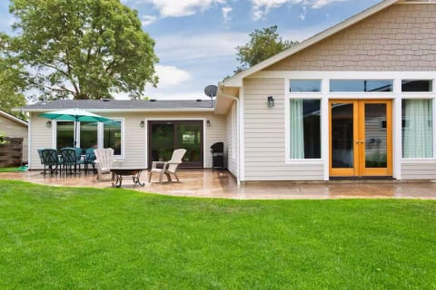 Newly Remodeled Foothills Home-Hike from backyard