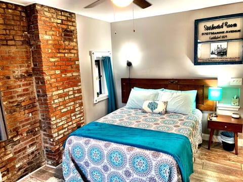 Private 2nd Floor Studio, Historic South St. Louis